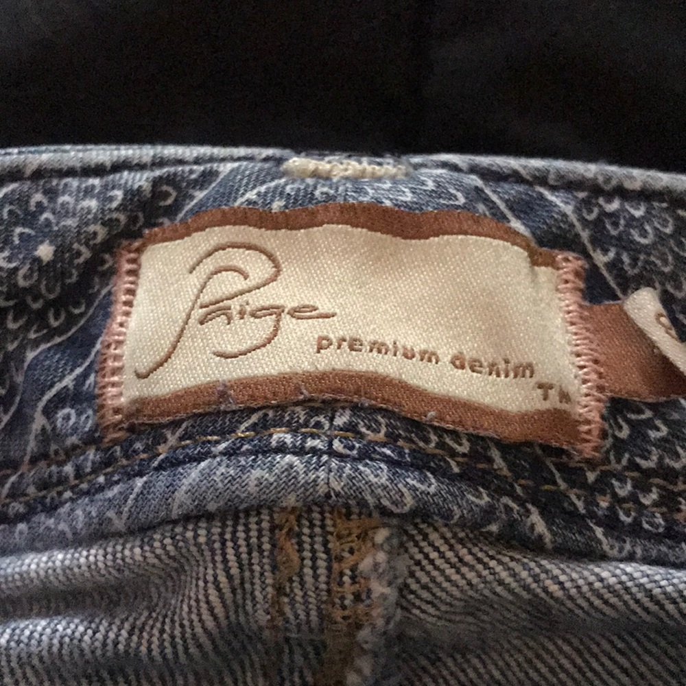 Paige distressed low cut flare leg size 29 l30